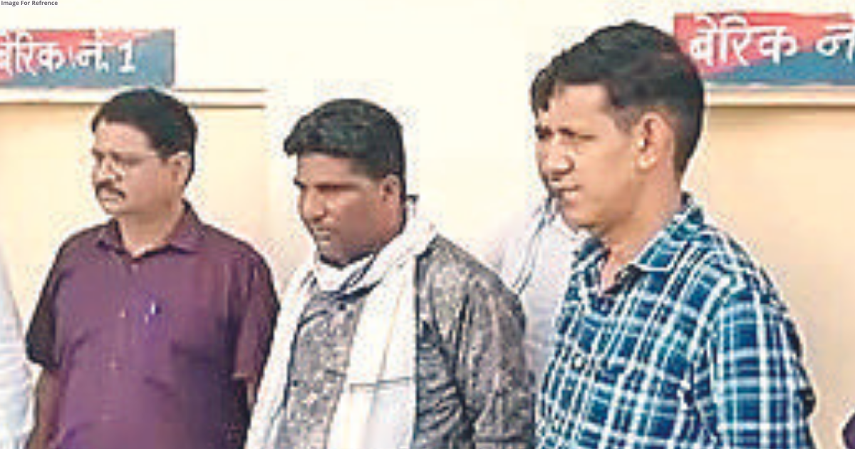 ACB arrests sweeper in Uniara taking Rs 4k bribe